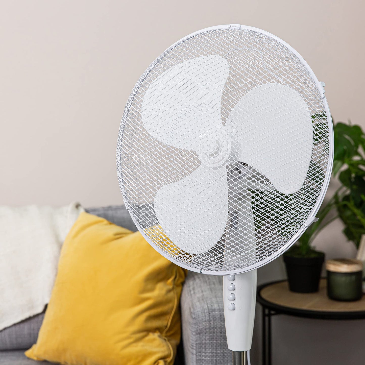 Russell Hobbs 16" Inch, Lightweight, Pedestal Fan, 3 Speeds, Wide-Angled Oscillation, Powerful Airflow, Adjustable Height, Wh