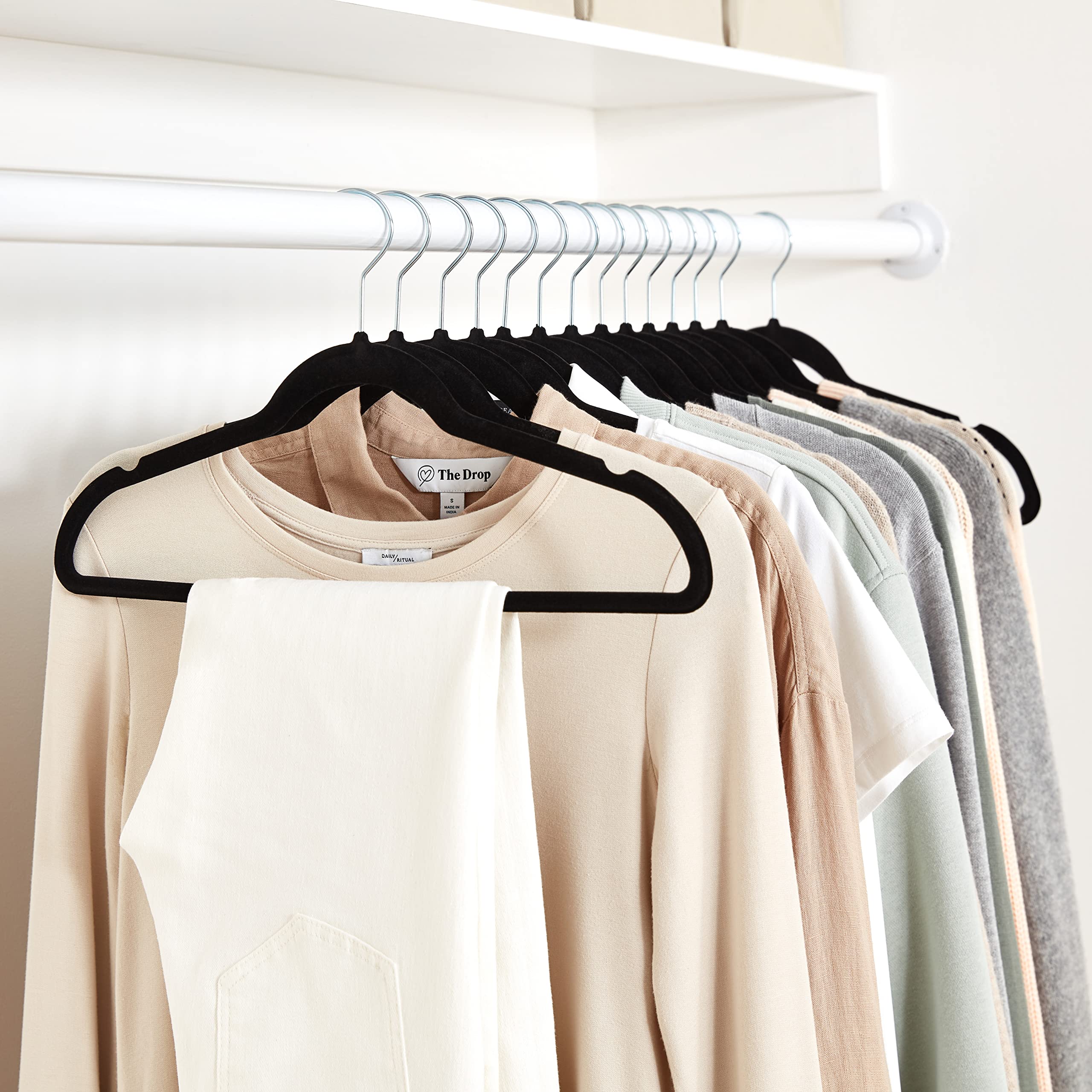 Amazon Basics Slim Velvet Non-Slip Suit Hangers - 30-Pack, Black/Silver