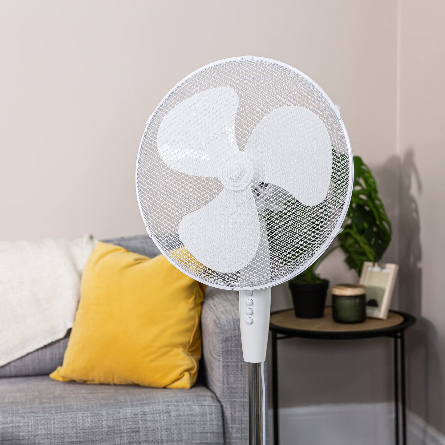 Russell Hobbs 16" Inch, Lightweight, Pedestal Fan, 3 Speeds, Wide-Angled Oscillation, Powerful Airflow, Adjustable Height, Wh